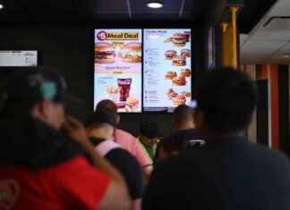 Businesses Lowering Prices to Attract Customers: Strategies and Impacts news-11082024-015700