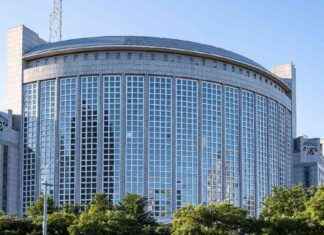 China Condemns Attacks on Civilians, Calls for Gaza Ceasefire news-12082024-235854