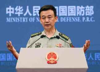 China Urges Philippines to Remove Vessel from Xianbin Jiao: International Dispute Escalates news-30082024-132329